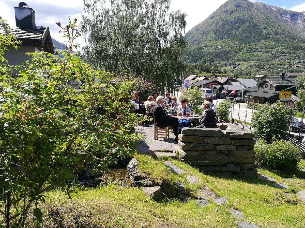 Fossheim Hotel Lom Buitenkant foto