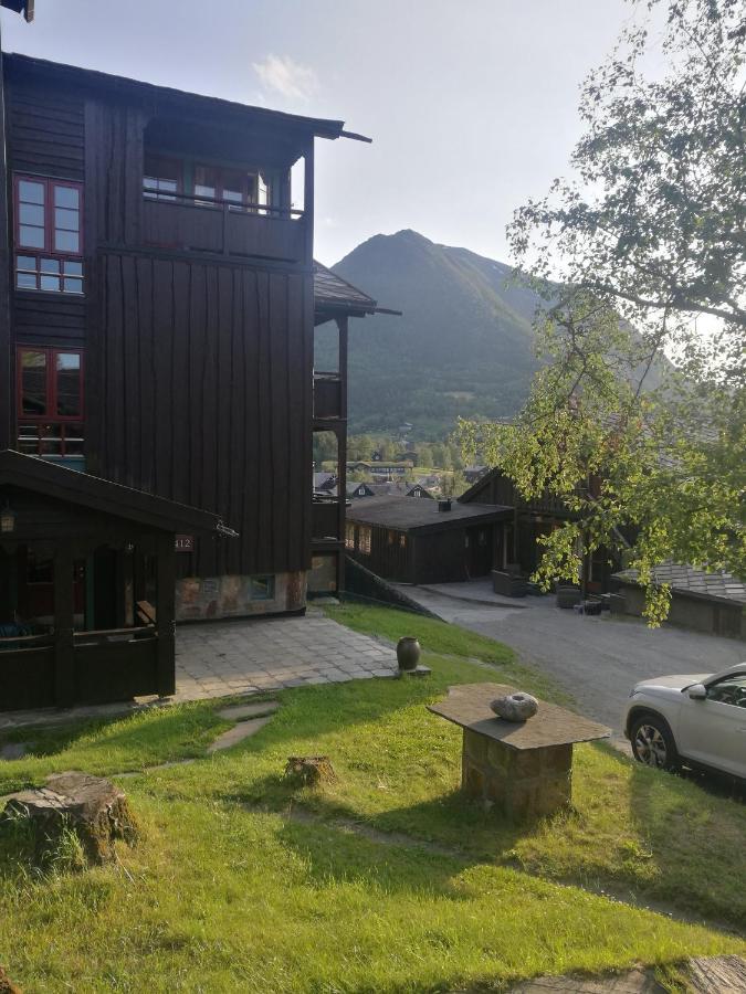 Fossheim Hotel Lom Buitenkant foto