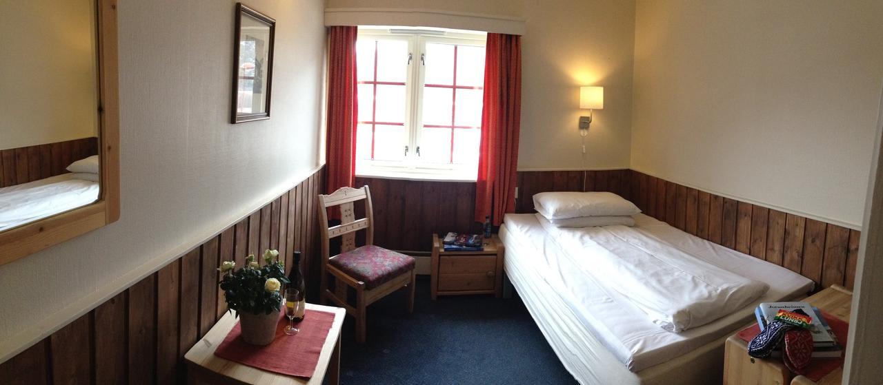 Fossheim Hotel Lom Buitenkant foto